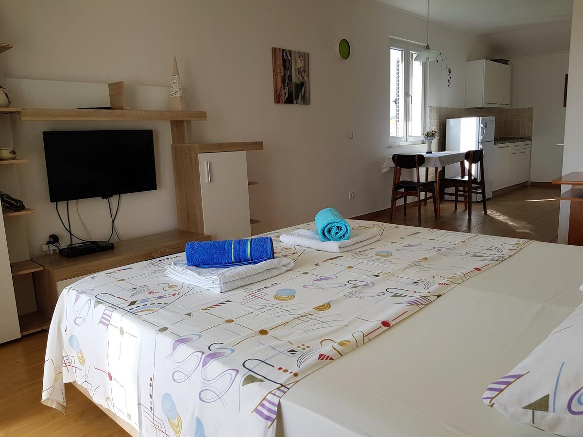 Apartments Monica Novalja Εξωτερικό φωτογραφία